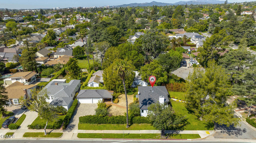 2710 Deodar Circle