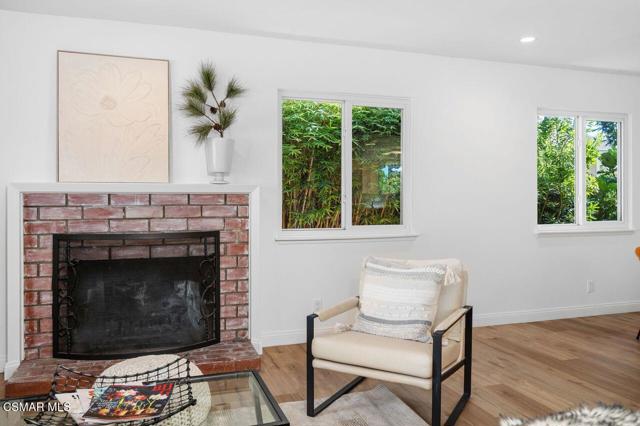 3359 Ridden Street, Camarillo CA: https://media.crmls.org/mediaz/74765162-d37a-4df5-afc5-921703e068dd.jpg