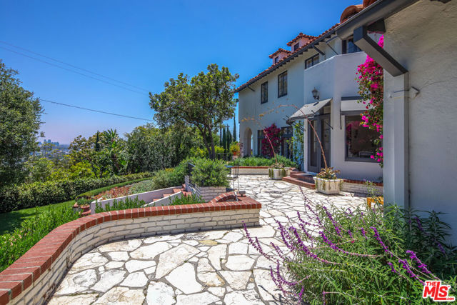 Image 38 of 43 For 2464 Catalina Street