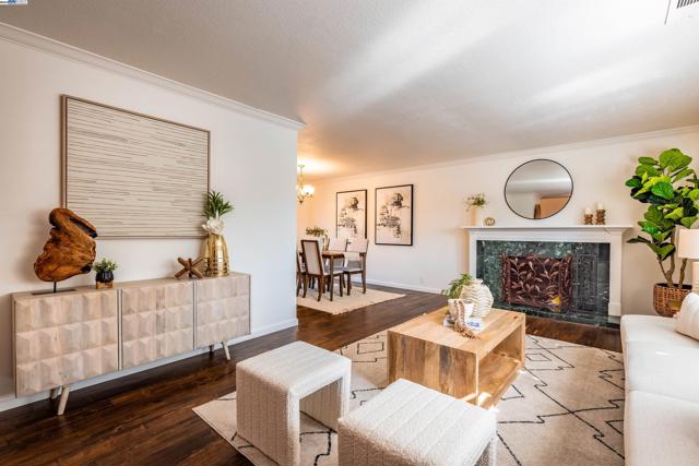 702 Sylvaner Dr, Pleasanton CA: https://media.crmls.org/mediaz/7477401a-2132-499e-b01c-32ed9e55bcd3.jpg