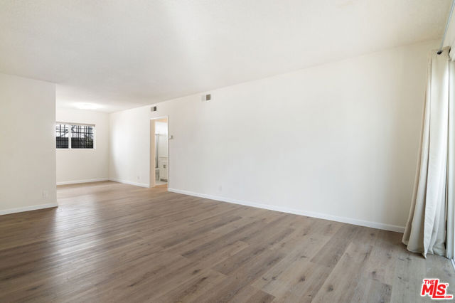 1937 S Bedford Street, Los Angeles CA: https://media.crmls.org/mediaz/747819f8-8616-4327-8ac5-2e6c73b223f3.jpg