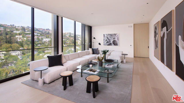 9040 W Sunset Blvd, West Hollywood CA: https://media.crmls.org/mediaz/74784efa-d4b4-4a4e-9723-48b4acd6dc0e.jpg