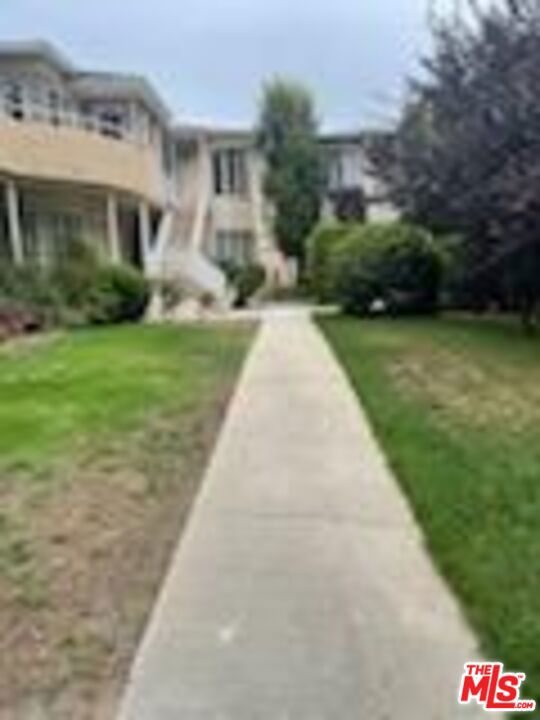 3757 Los Feliz Boulevard, Los Angeles CA: https://media.crmls.org/mediaz/7478d986-cc87-4ccd-9424-fddde221d2ac.jpg