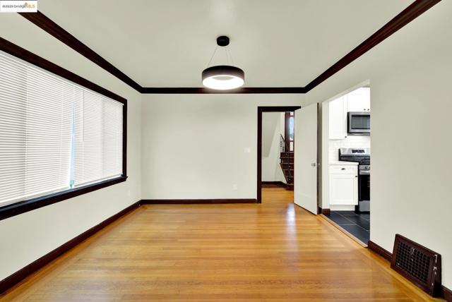 971 34Th St, Richmond CA: https://media.crmls.org/mediaz/7479554c-b535-477c-9532-ab2932f212b4.jpg