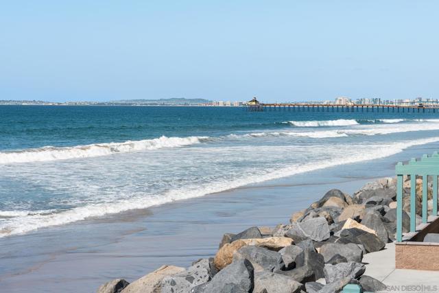 1680 Seacoast Drive, Imperial Beach CA: https://media.crmls.org/mediaz/7479dba3-ad9d-4530-9374-7ddbd36debd4.jpg