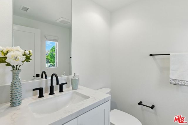 182 Plum Lily, Irvine CA: https://media.crmls.org/mediaz/7479e275-4536-42c2-a569-893d8c146f07.jpg