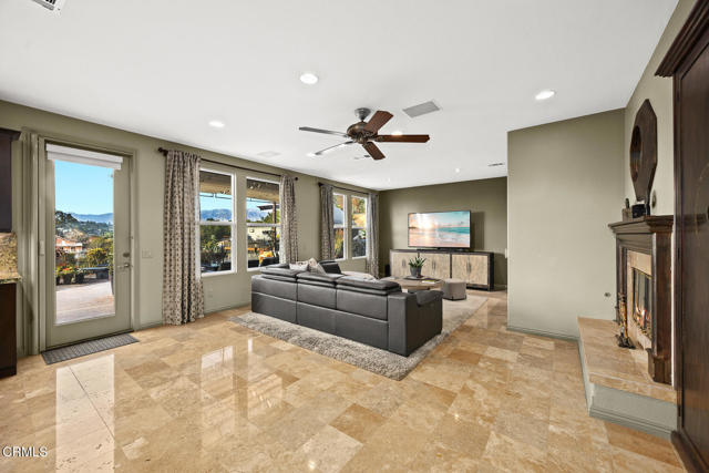 653 Milford Street, Los Angeles CA: https://media.crmls.org/mediaz/7479f185-7e67-46c4-994d-57e25b67dfaa.jpg
