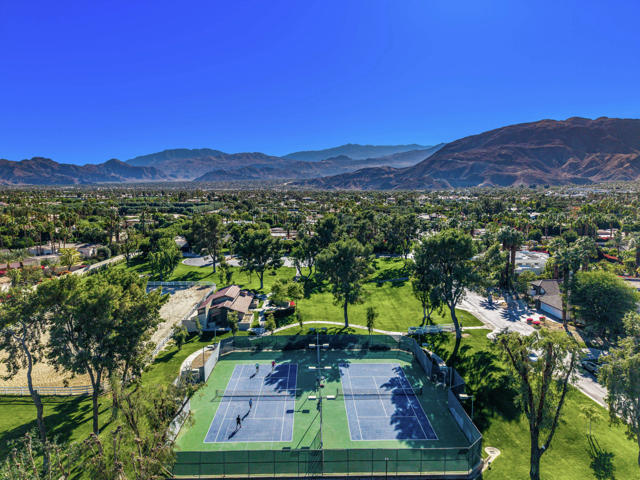 40440 Morningstar Road, Rancho Mirage CA: https://media.crmls.org/mediaz/747a32d7-5cfa-4a03-81e1-4f0fcde1f845.jpg