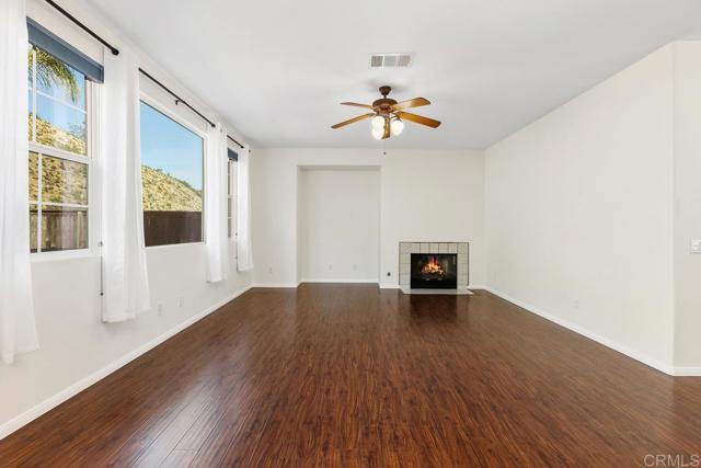 Detail Gallery Image 8 of 57 For 564 via Del Caballo, San Marcos,  CA 92078 - 4 Beds | 3 Baths