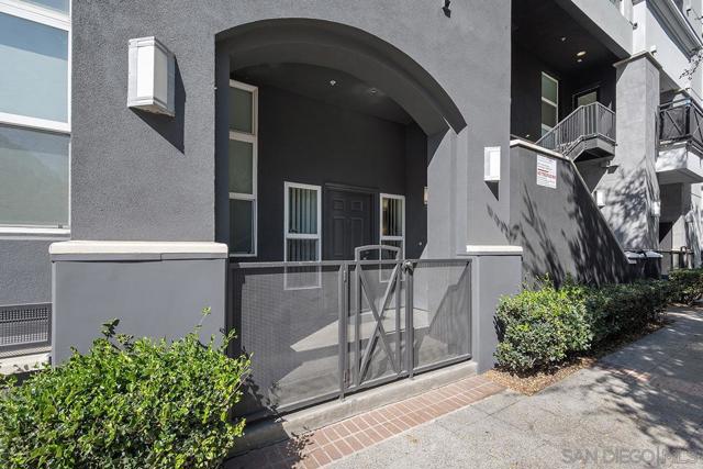 525 11th Avenue, San Diego CA: https://media.crmls.org/mediaz/747aaf78-eff6-49d3-8f29-622d120ee808.jpg