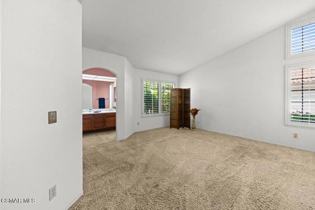 234 Country Club Drive, Simi Valley CA: https://media.crmls.org/mediaz/747adbea-c6ea-4078-a748-c0b8bf9eb163.jpg