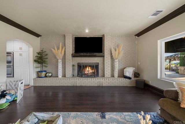 Image 7 of 74 For 46366 Sandia Creek Drive