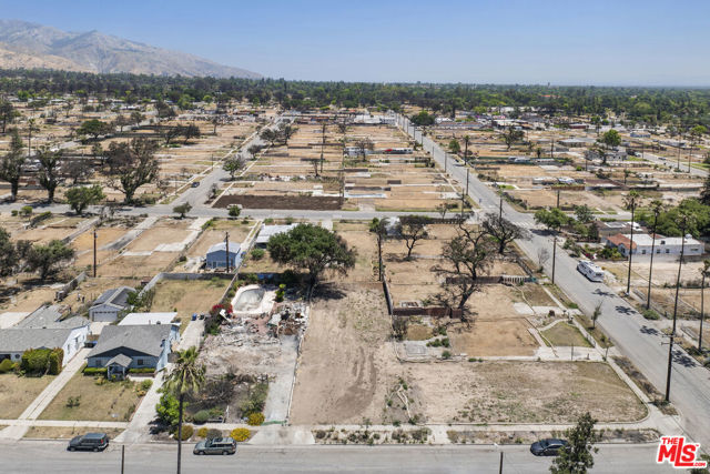 2724 Glen Avenue, Altadena CA: https://media.crmls.org/mediaz/747b0e95-14b8-4249-8a2e-5e6f45abe68c.jpg