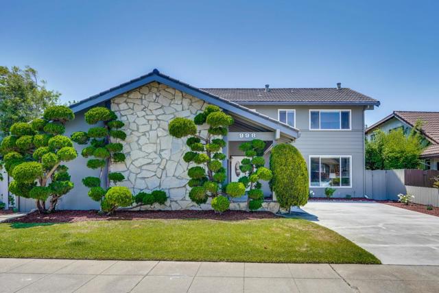 998 Flying Fish Street, Foster City CA: https://media.crmls.org/mediaz/747b18c1-6940-453b-925b-d777c9532563.jpg