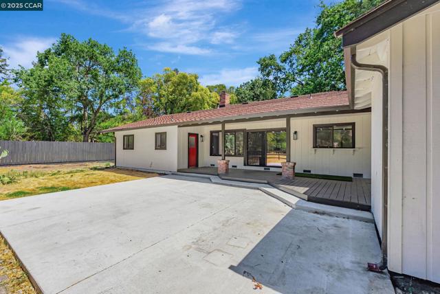 1821 S Main St, Walnut Creek CA: https://media.crmls.org/mediaz/747b1dca-1421-47a7-83d3-48366ade1097.jpg