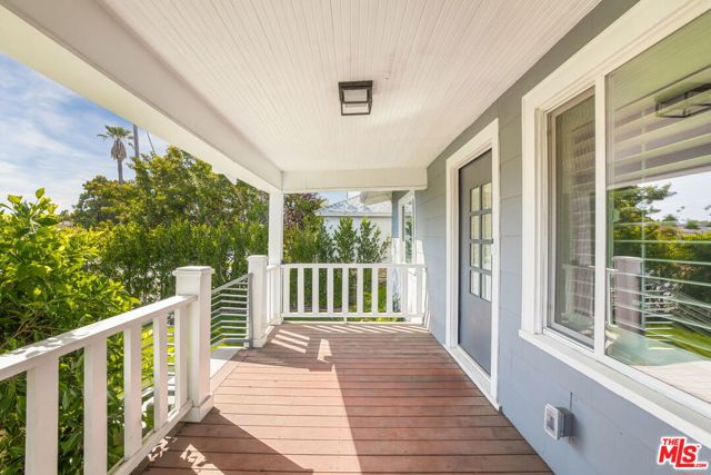 1016 S Bundy Drive, Los Angeles CA: https://media.crmls.org/mediaz/747b65b5-b7af-48d8-afd2-064af645efc3.jpg