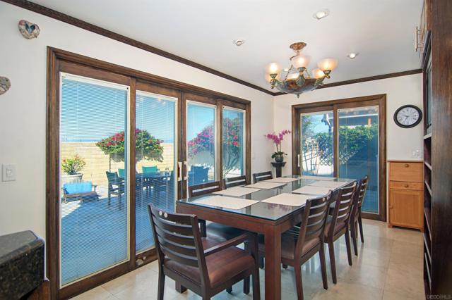 20 S Cays Ct, Coronado CA: https://media.crmls.org/mediaz/747b9c88-9a44-4154-8334-87255f3f6660.jpg