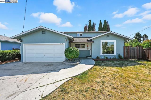 3419 Del Valle Cir, San Leandro CA: https://media.crmls.org/mediaz/747be077-ee65-4b0c-8c00-5f8bd0a50df1.jpg