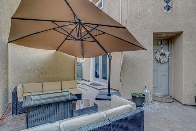 1526 Caminito Sicilia, Chula Vista CA: https://media.crmls.org/mediaz/747bf307-6fcb-4659-8f60-00f942ba8868.jpg