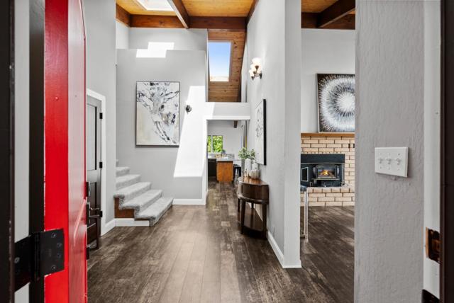 162 Madera Avenue, San Carlos CA: https://media.crmls.org/mediaz/747c185e-82e3-4736-976c-d8d011099135.jpg