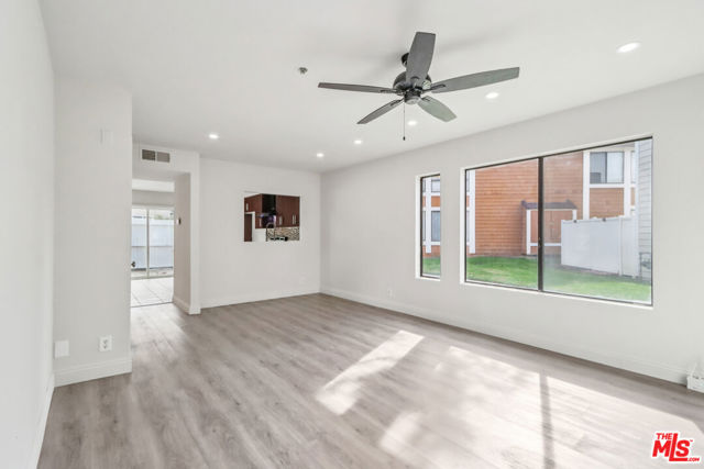 25885 Trabuco Road, Lake Forest CA: https://media.crmls.org/mediaz/747c46c4-35c5-4a8f-8426-891418f015d0.jpg