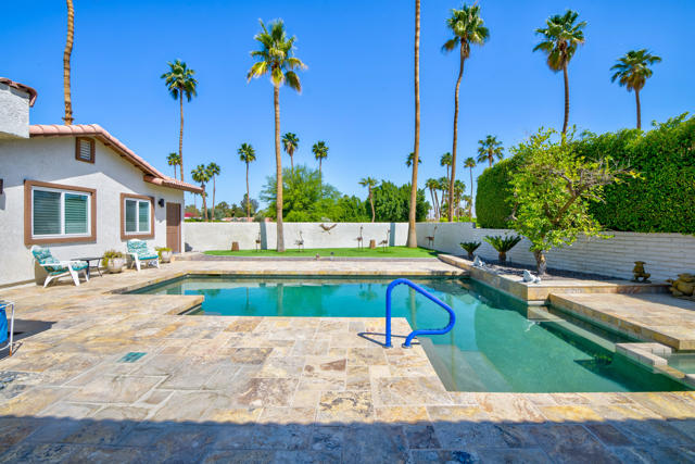 39060 Kilimanjaro Court, Palm Desert CA: https://media.crmls.org/mediaz/747c8f58-e952-4cfa-ae82-5d00a8998980.jpg