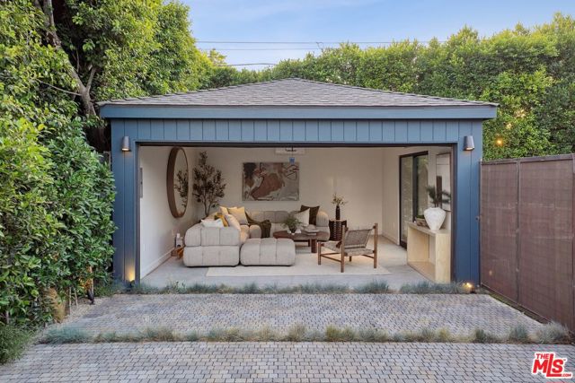 4539 Atoll Avenue, Sherman Oaks CA: https://media.crmls.org/mediaz/747c9959-b200-45ce-9baa-eef28c5f56be.jpg