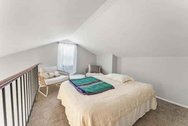 4 Athlone Way, Menlo Park CA: https://media.crmls.org/mediaz/747ddd67-f9ec-4f04-ba5f-a497ee7ccdbb.jpg