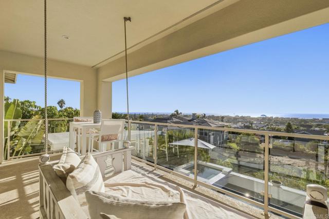 870 Hymettus Avenue, Encinitas CA: https://media.crmls.org/mediaz/747dfe6e-af6a-4e99-82ae-1528c3e2806e.jpg