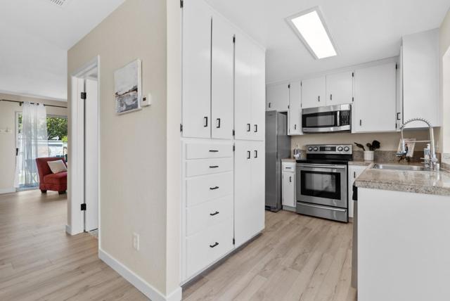 409 Sailfish Drive, Aptos CA: https://media.crmls.org/mediaz/747e3c1b-69a2-4917-8b82-487df030b52c.jpg