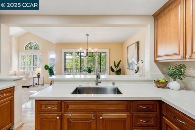 410 Beacon Ridge Lane, Walnut Creek CA: https://media.crmls.org/mediaz/747fd01b-dbb5-478e-9e11-5412371aaa5f.jpg