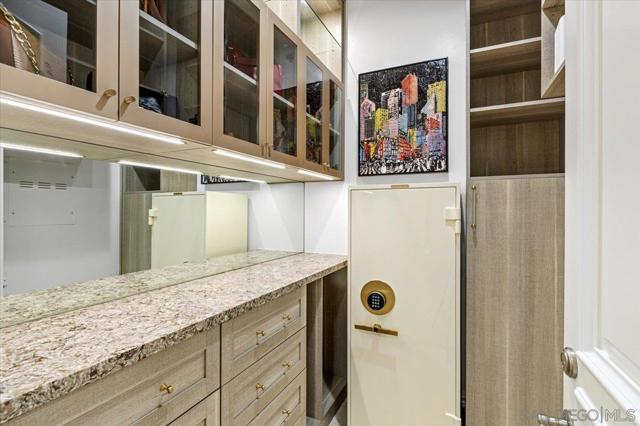 13391 OLD WINEMASTER COURT, Poway CA: https://media.crmls.org/mediaz/74814838-7d57-4d6b-9a44-e3a4b9e0651a.jpg