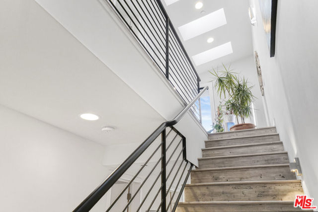 1878 Lucretia Avenue, Los Angeles CA: https://media.crmls.org/mediaz/74829018-5faf-4147-bb7c-de37df583504.jpg