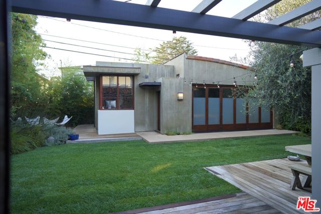 1241 Georgina Avenue photo 3