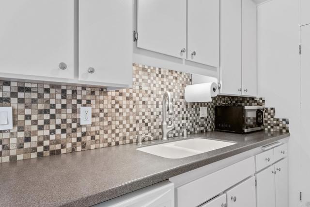 Detail Gallery Image 15 of 32 For 4891 Collwood Blvd #B,  San Diego,  CA 92115 - 2 Beds | 2 Baths