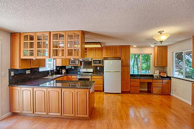 41 Grandview Avenue, Felton CA: https://media.crmls.org/mediaz/7484182b-2276-4bca-a8aa-a7087442475e.jpg