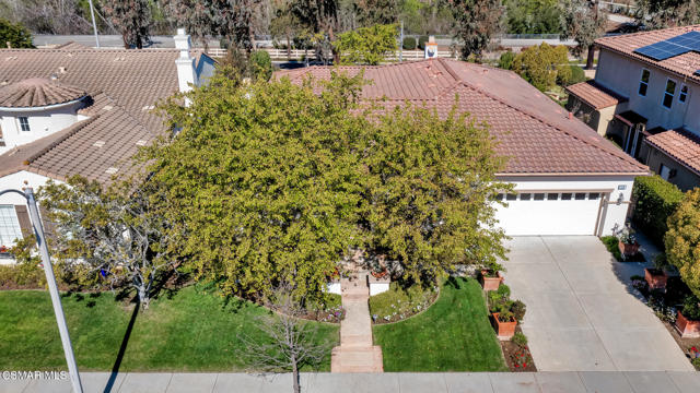 5199 Via Dolores, Newbury Park CA: https://media.crmls.org/mediaz/74843b5e-d0b1-430d-b842-a7528320d016.jpg