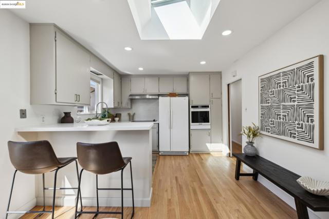 6251 Highland Ave, Richmond CA: https://media.crmls.org/mediaz/74843d70-8dd1-44f3-84b2-937409e55e6b.jpg