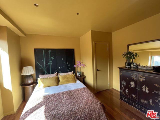 1966 Vestal Avenue, Los Angeles CA: https://media.crmls.org/mediaz/7484da10-9cb9-45ec-bd9b-100de54a6395.jpg
