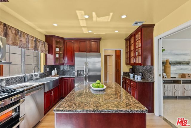6319 Willowcrest Avenue, North Hollywood CA: https://media.crmls.org/mediaz/74856a21-fc98-437a-96c6-979807874f0a.jpg