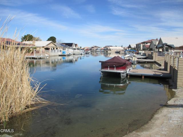 14473 Hurricane Lane, Helendale CA: https://media.crmls.org/mediaz/7485a1e7-5c33-4a8c-85a8-c5f2e6952827.jpg