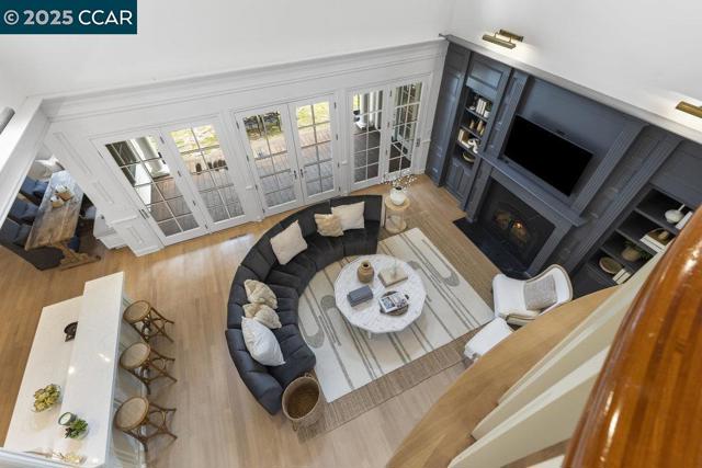 1826 Alameda Diablo, Diablo CA: https://media.crmls.org/mediaz/748664bc-e37e-4f15-8614-23a9ea898b87.jpg