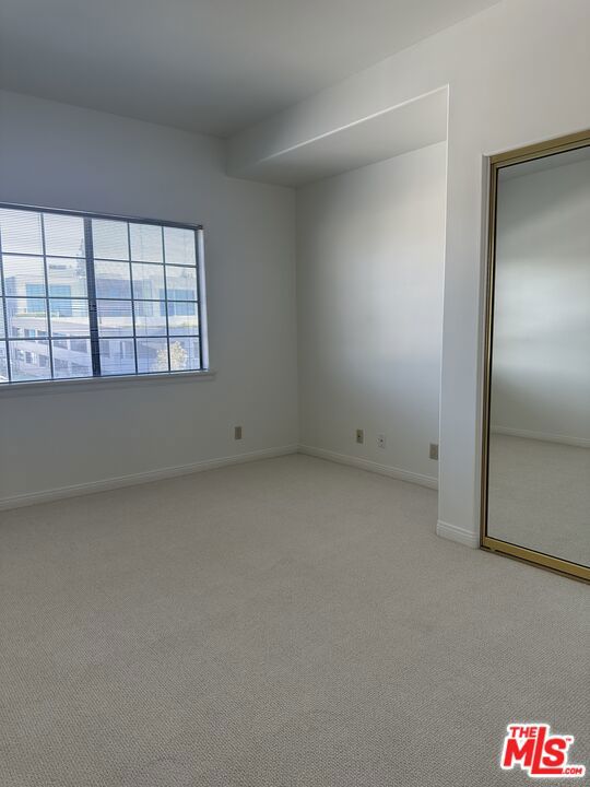 5319 Lindley Avenue, Tarzana CA: https://media.crmls.org/mediaz/7487387d-021c-430a-90d8-013bf8b455e1.jpg
