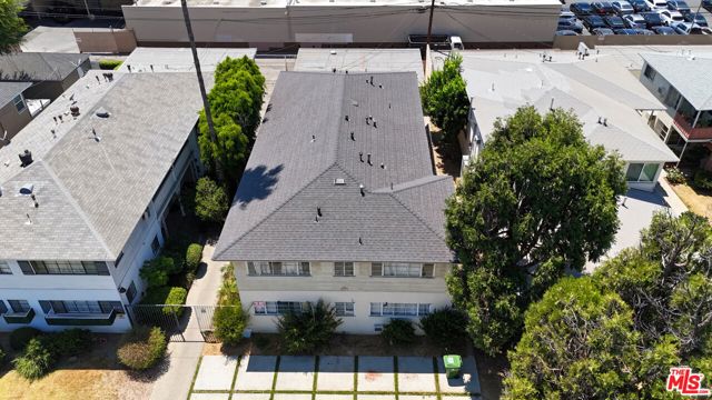 5707 Tilden Avenue, Sherman Oaks CA: https://media.crmls.org/mediaz/74874658-e679-47fb-ada6-c8ad464cdea9.jpg