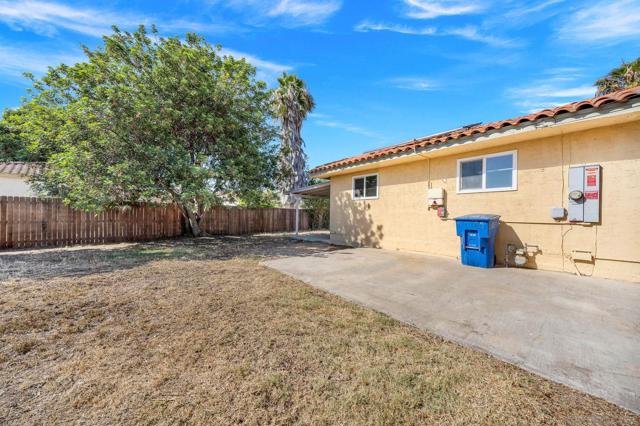 1660 Sycamore Dr., Chula Vista CA: https://media.crmls.org/mediaz/7487addd-2f2d-4fb2-ac98-5a6f50fa3ce1.jpg