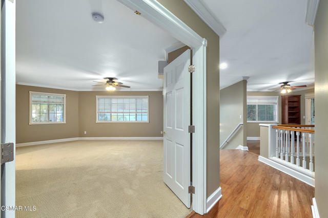 1044 Larry Court, Newbury Park CA: https://media.crmls.org/mediaz/7488074f-2c5f-4500-802b-deffe121d561.jpg