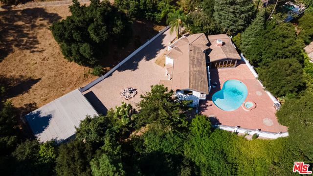 3200 Oakley Drive, Los Angeles CA: https://media.crmls.org/mediaz/7488f24b-4521-45ce-b12b-8e8e834e9308.jpg