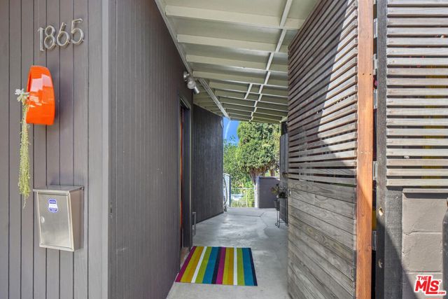 1865 UPPERTON Avenue, Los Angeles CA: https://media.crmls.org/mediaz/7488fe67-9c94-42b0-b37b-96d121d980c1.jpg