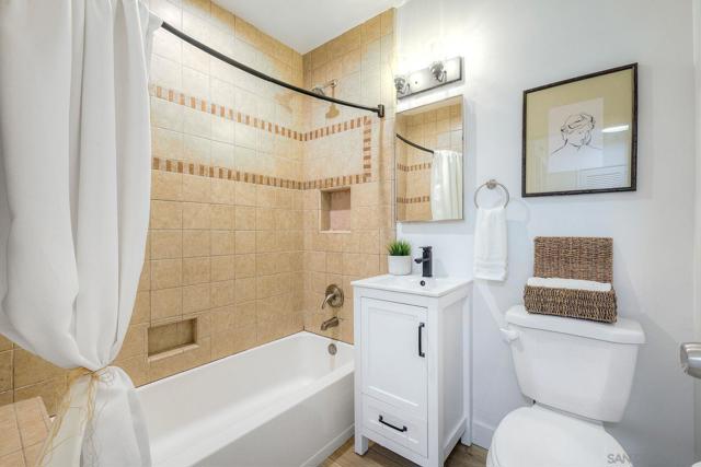 3476 Reynard Way, San Diego CA: https://media.crmls.org/mediaz/7489634c-cca6-4565-84e0-3ba487e65fb5.jpg