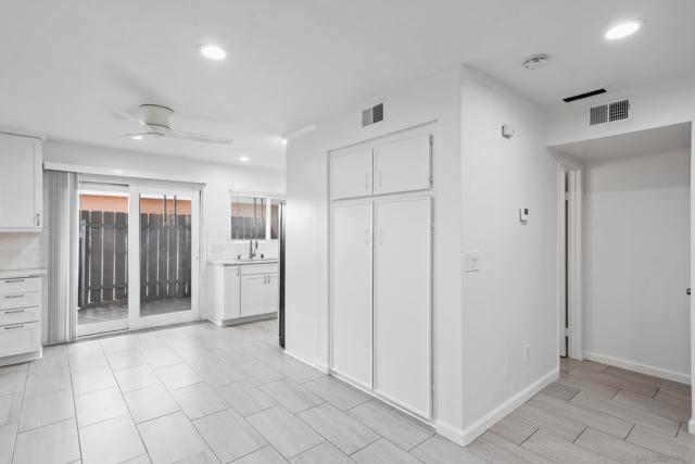 166 N 1st st, El Cajon CA: https://media.crmls.org/mediaz/748a96b7-e186-4260-856e-c534ee9f0730.jpg